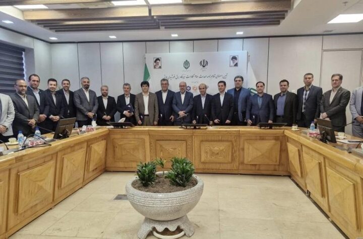 امضای تفاهم‌نامه احداث نیروگاه‌های خورشیدی ۲۵۰ مگاواتی برای حمایت از اقشار کم‌برخوردار