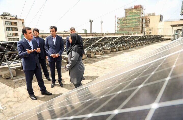 معاونت علمی ریاست جمهوری با راه‌اندازی نیروگاه خورشیدی ۴۰ کیلوواتی پیشگام در استفاده از انرژی‌های پاک شد