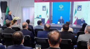 افتتاح بزرگترین نیروگاه خورشیدی کشور در اصفهان با حضور رئیس جمهور