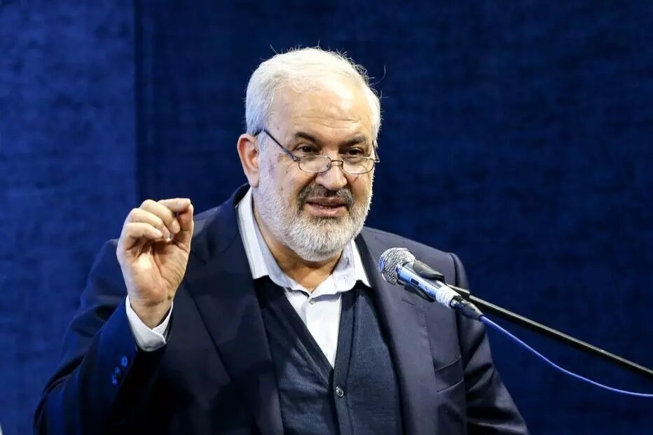 افتتاح هزار پروژه آب و برق تا پایان سال/افزایش ۷۰۰۰ مگاواتی ظرفیت نیروگاه‌های خورشیدی