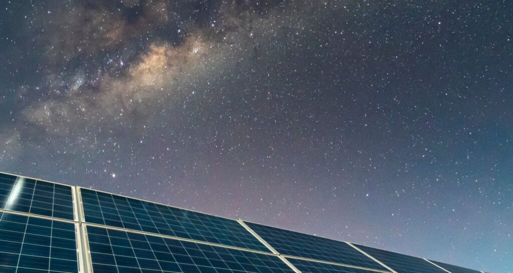 پنل‌های خورشیدی فضایی