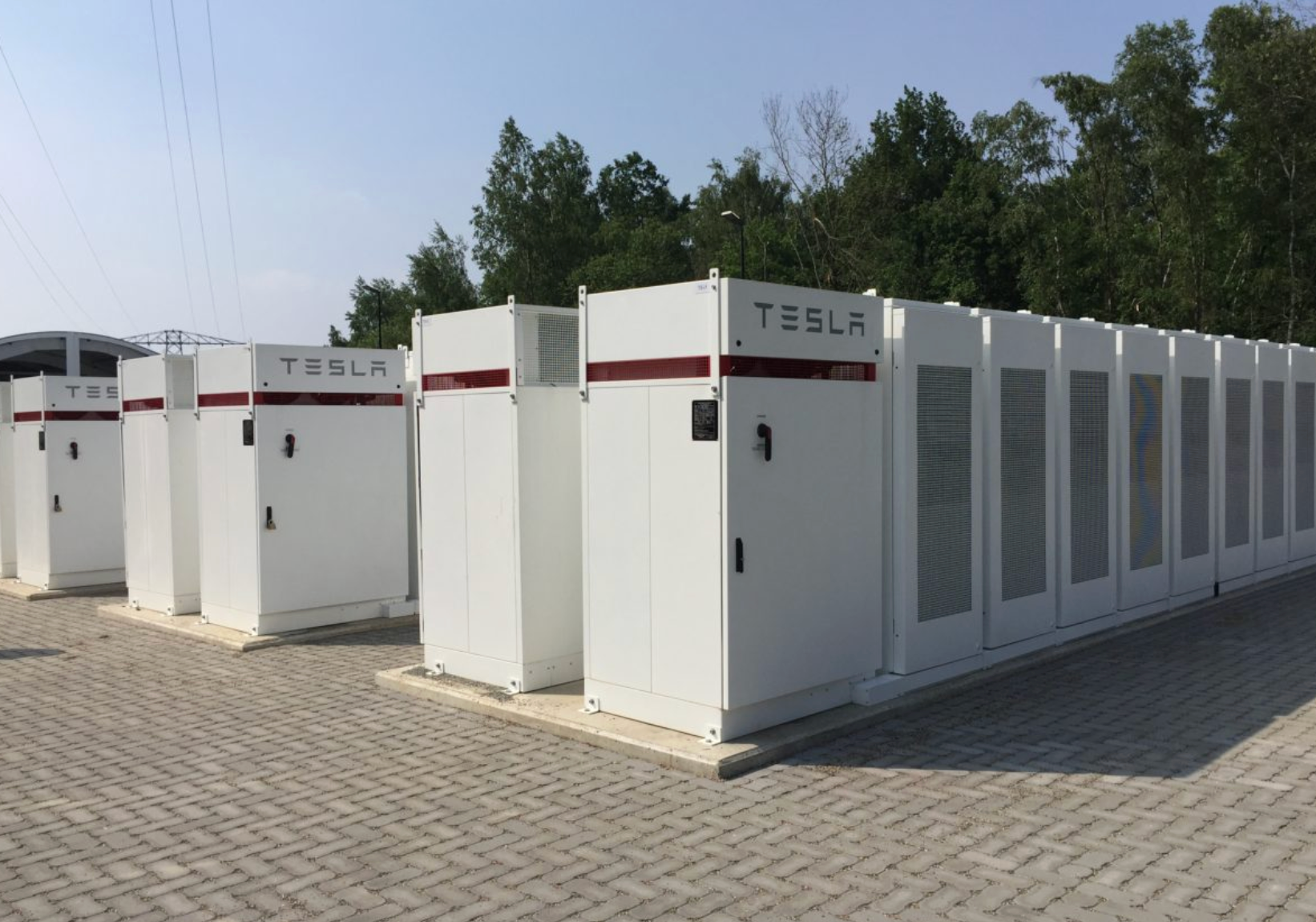 تسلا برای تأمین باتری ذخیره‌سازهای خود قراردادی ۴.۳ میلیارد دلاری با ال‌جی انرژی امضا کرد