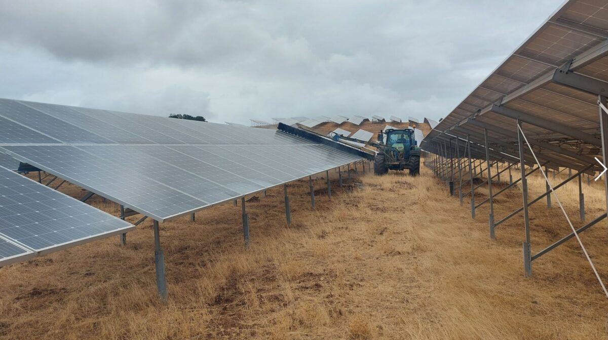 شستشوی پنل خورشیدی