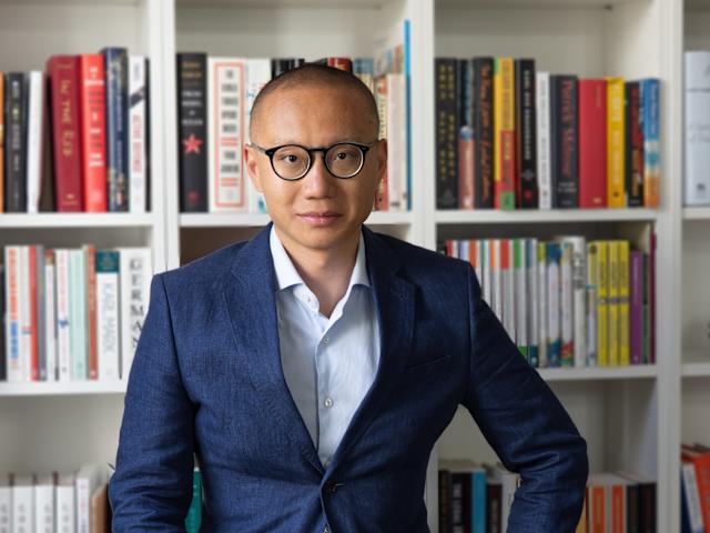 «دن وانگ»، تحلیلگر چینی