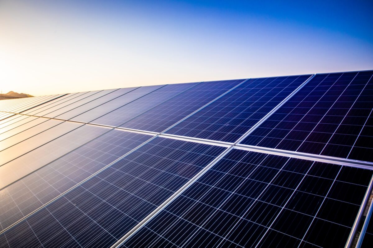 ۳۸۳ مگاوات نیروگاه خورشیدی در ورامین درحال ساخت است