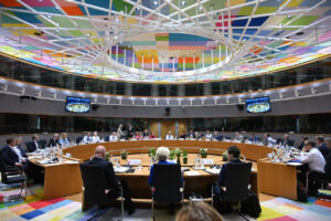 شکاف عمیق در اتحادیه اروپا بر سر هدف کاهش ۹۰ درصدی گازهای گلخانه‌ای تا ۲۰۴۰