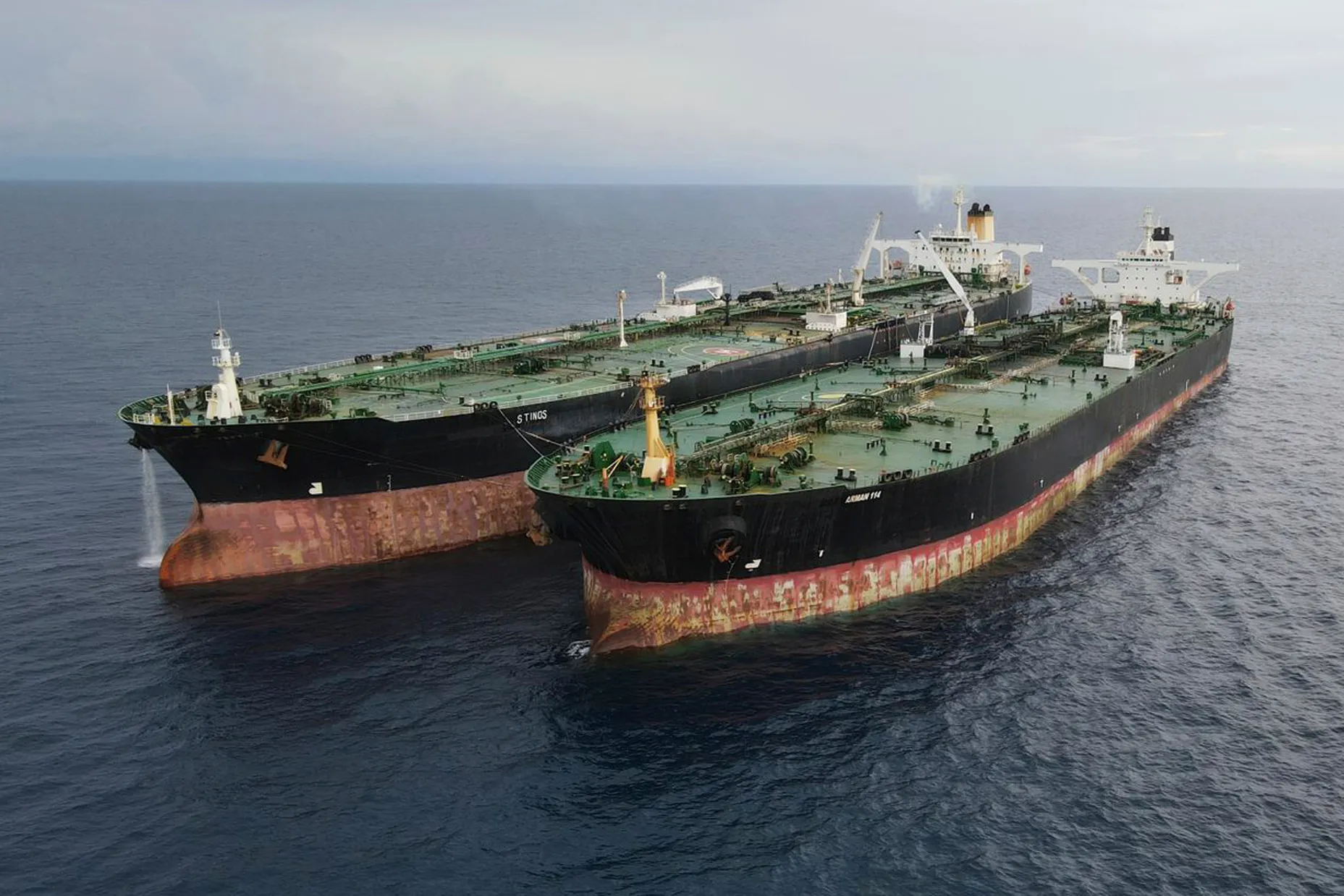 اندونزی ابرنفتکش ایرانی توقیف‌شده را به حراج گذاشته است