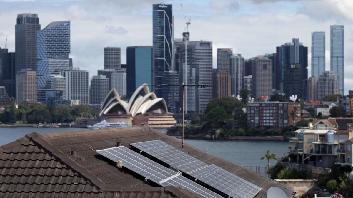 ثمره افزایش تولید انرژی خورشیدی: میلیون‌ها استرالیایی از ۲۰۲۶ برق خورشیدی رایگان دریافت می‌کنند