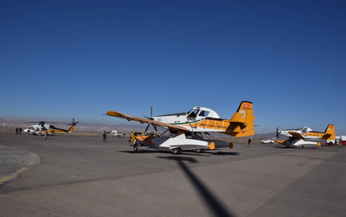 هواپیماهای آبپاش ترکیهای وارد ایران شدند