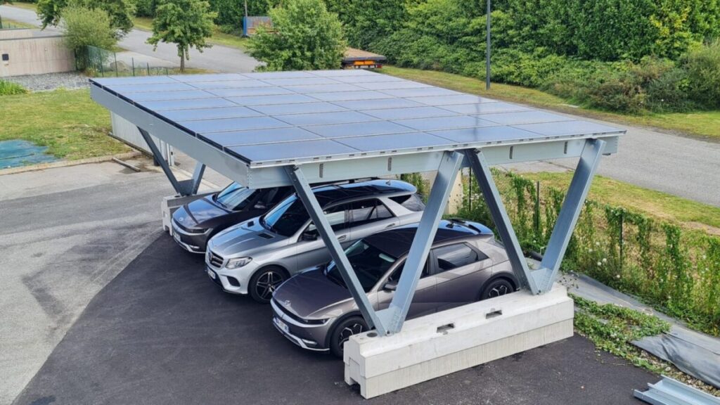 استارتاپ فرانسوی سیستمهای خورشیدی ماژولار و قابلجداسازی ارائه میدهد