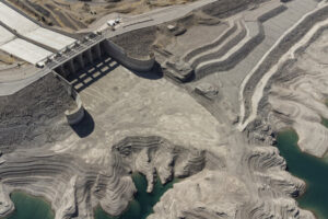 نیروگاه سد کرخه به‌دلیل کاهش ذخیره آب، از مدار خارج شد