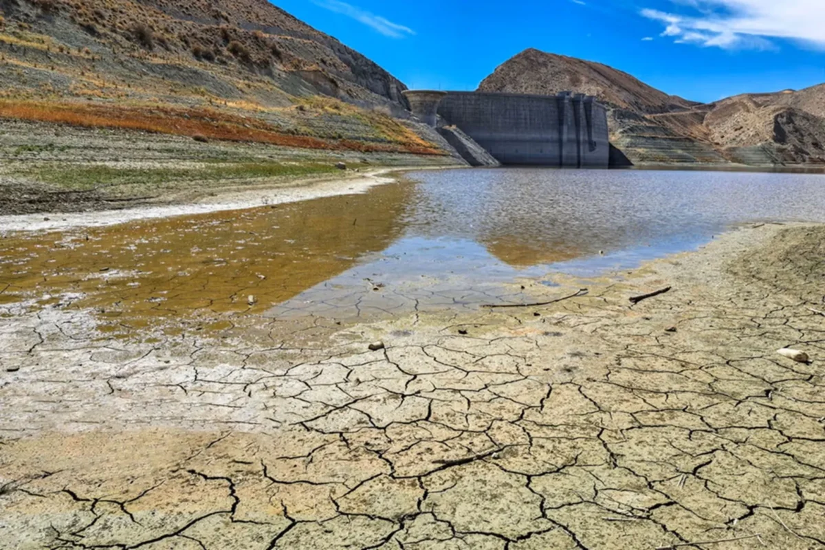 کمبود آب آشامیدنی پایتخت را تهدید میکند؛ آب شرب تهران درحال تمامشدن است؟