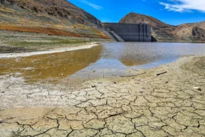کمبود آب آشامیدنی پایتخت را تهدید می‌کند؛ آب شرب تهران درحال تمام‌شدن است؟
