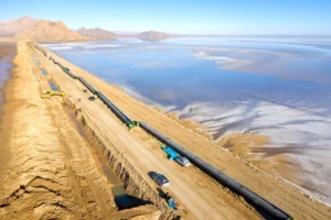 رئیس فدراسیون صنعت آب: انتقال آب از خلیج فارس مشکل کم‌آبی اصفهان را حل نمی‌کند