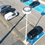 چراغ خیابانی هیبریدی خورشیدی–بادی با کارکردهای چندمنظوره