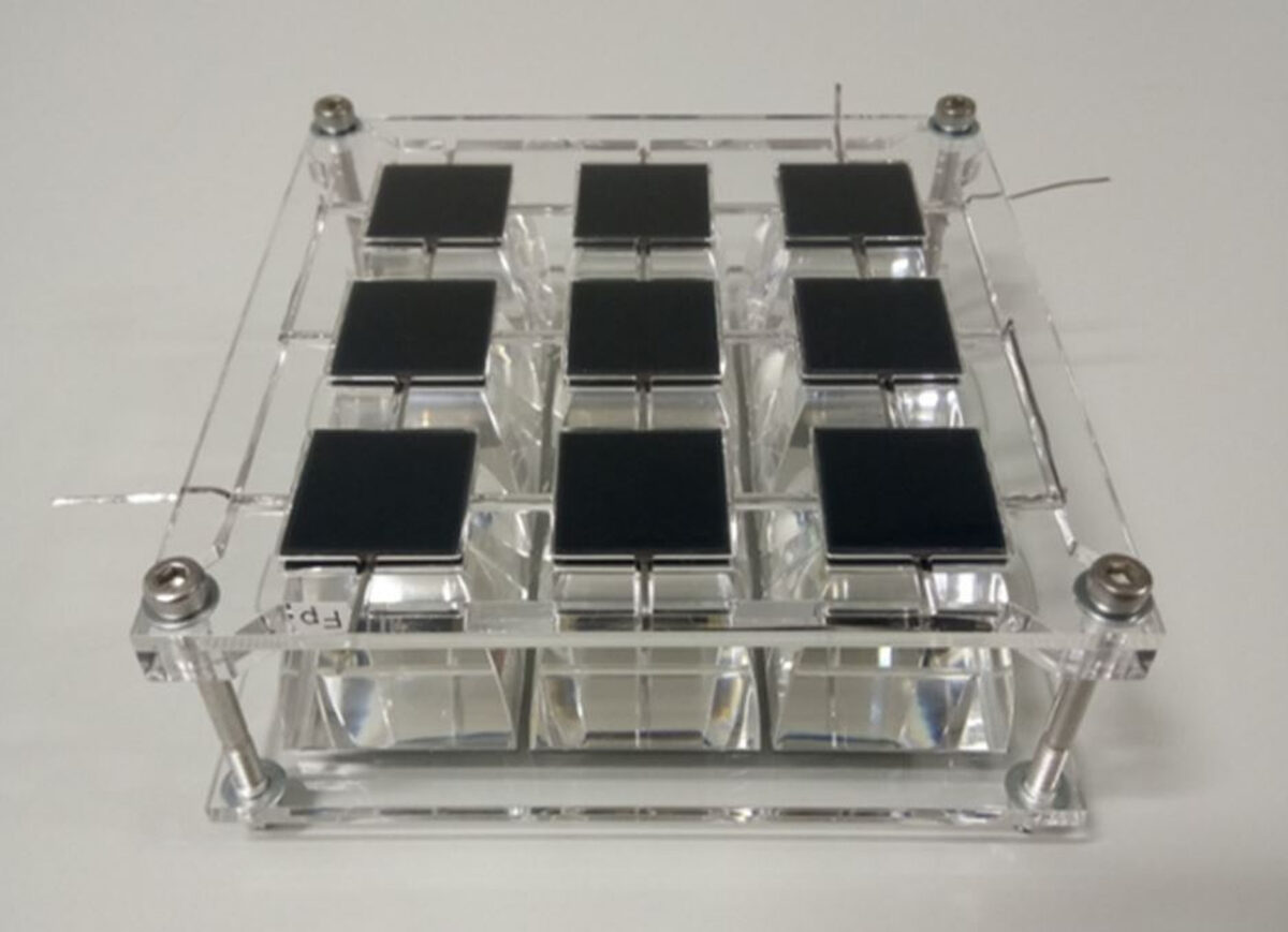 پنل خورشیدی نیمهشفاف اگریولتائیک