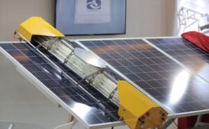 ربات ایرانی شستشوی پنل خورشیدی به بازار آمد