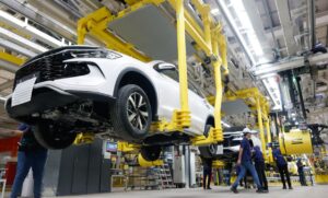 تسلط چین بر بازار فناوری‌های پاک: افزایش صادرات خودروهای برقی به سراسر جهان