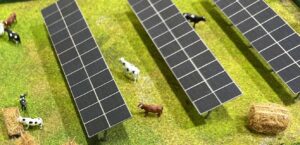 مرور جامع تأثیر سامانه‌های اگری‌ولتائیک بر ویژگی‌های خاک