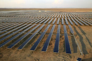 برنامه‌ریزی برای احداث نیروگاه خورشیدی ۵۰۰ مگاواتی در سمنان