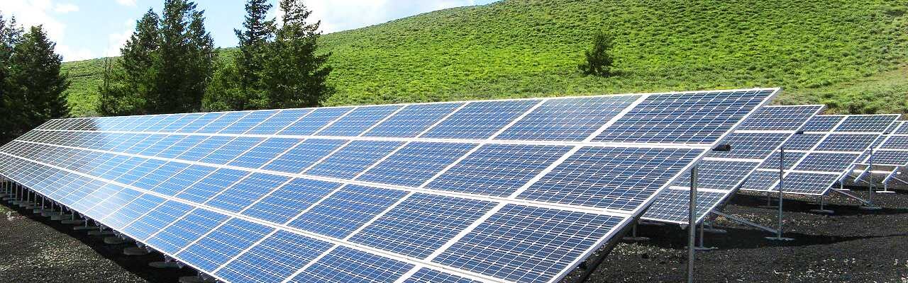 عملیات اجرایی نیروگاه خورشیدی ۲۰۰ مگاواتی دشتی آغاز شد