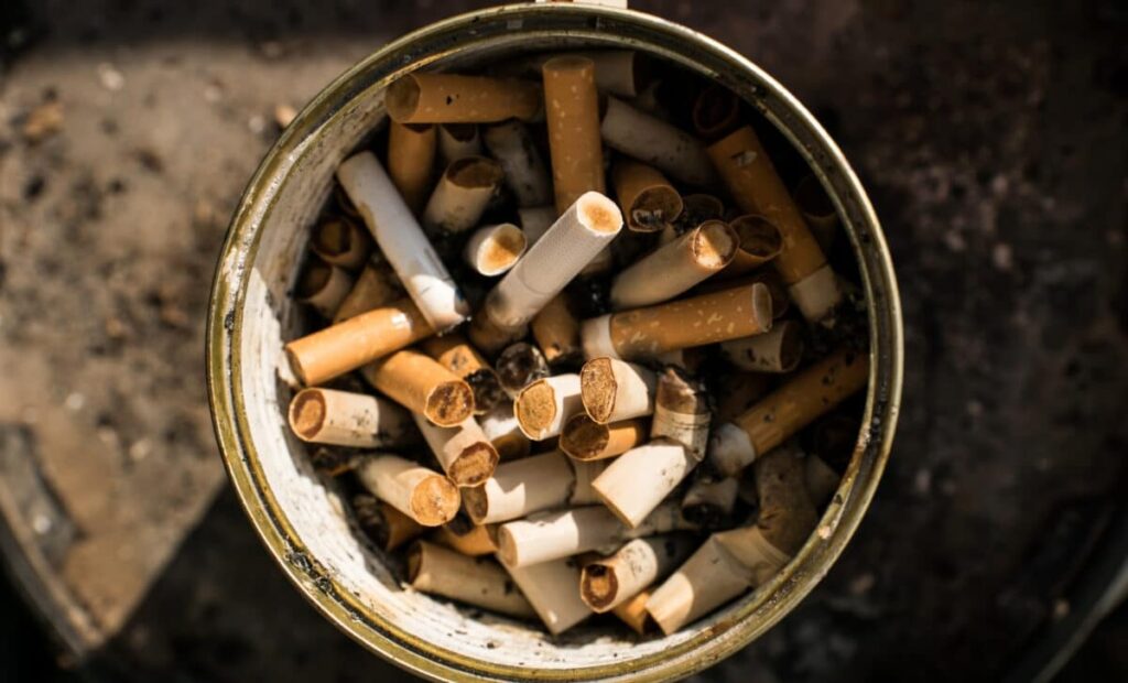 دانشمندان پیشنهاد دادند: تبدیل ته‌سیگار به ماده جدیدی برای ذخیره‌سازی انرژی