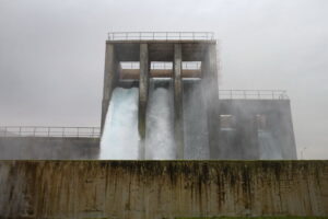 تلاش دولت برای افزایش امنیت آب و برق: افتتاح ۱۹۳ همت پروژه آب و برق در دهه فجر